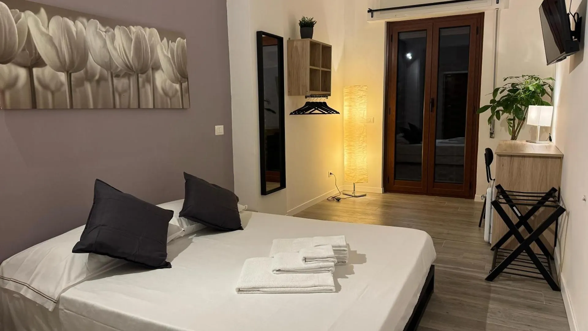 Residenza Piramide contacts